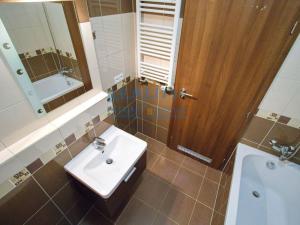 Prodej bytu 2+kk, Praha - Kyje, Farkašova, 40 m2