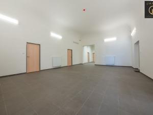 Pronájem kanceláře, Kladno, Huťská, 883 m2