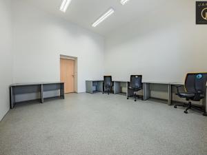 Pronájem kanceláře, Kladno, Huťská, 883 m2