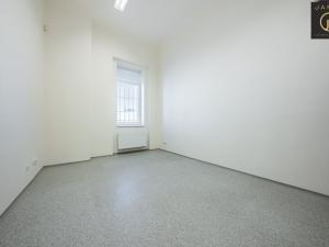 Pronájem kanceláře, Kladno, Huťská, 883 m2