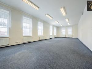 Pronájem kanceláře, Kladno, Huťská, 883 m2