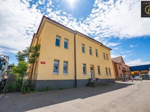 Pronájem kanceláře, Kladno, Huťská, 883 m2