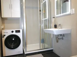 Pronájem bytu 1+kk, Praha - Modřany, Vrátnická, 36 m2