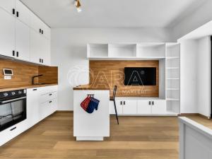 Pronájem bytu 1+kk, Praha - Holešovice, Tusarova, 28 m2