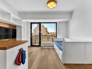 Pronájem bytu 1+kk, Praha - Holešovice, Tusarova, 28 m2