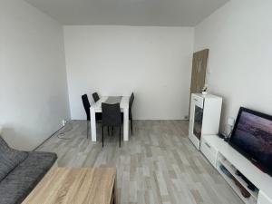 Prodej bytu 2+1, Sokolov, Sokolovská, 52 m2