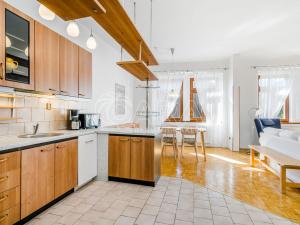 Pronájem bytu 4+kk, Praha, Kateřinská, 120 m2