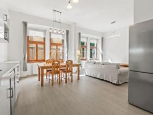 Pronájem bytu 4+kk, Praha, Kateřinská, 120 m2