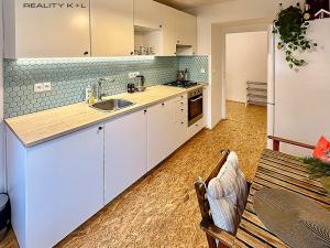 Pronájem bytu 2+1, Praha, Podbabská, 60 m2