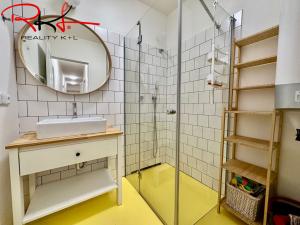 Pronájem bytu 2+1, Praha, Podbabská, 60 m2