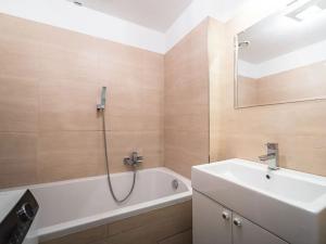 Prodej bytu 3+kk, Praha, Mezitraťová, 65 m2