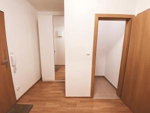 Pronájem bytu 1+kk, Praha - Čakovice, Theinova, 37 m2