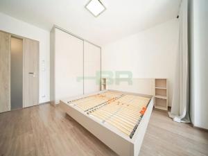 Pronájem bytu 2+kk, Praha - Vysočany, Sokolovská, 48 m2
