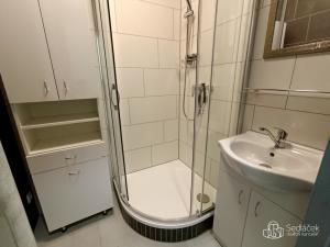 Prodej bytu 2+1, Sokolov, Heyrovského, 52 m2