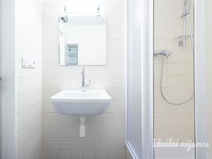 Pronájem bytu 3+kk, Praha - Žižkov, Lupáčova, 62 m2