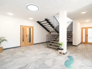 Prodej kanceláře, České Budějovice, Školní, 1260 m2