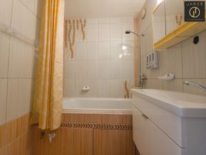 Pronájem bytu 3+1, Děčín - Děčín IX-Bynov, Košická, 66 m2