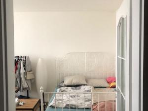 Pronájem bytu 1+1, Praha - Troja, Krynická, 29 m2