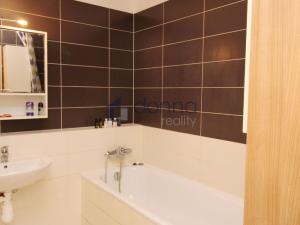 Pronájem bytu 3+kk, Praha, Březenská, 76 m2