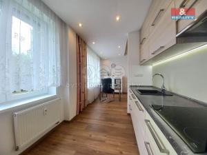 Pronájem bytu 2+kk, Pardubice - Polabiny, Družstevní, 52 m2