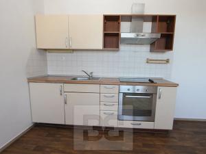 Pronájem bytu 1+kk, Praha - Vysočany, Poděbradská, 39 m2