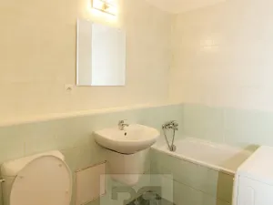 Pronájem bytu 1+kk, Praha - Vysočany, Poděbradská, 39 m2