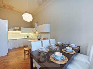 Pronájem bytu 4+1, Praha - Smíchov, 133 m2