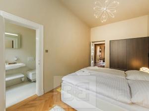 Pronájem bytu 4+1, Praha - Smíchov, 133 m2