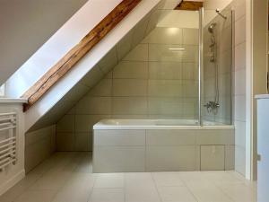 Pronájem bytu 3+kk, Cheb, Kollárova, 65 m2
