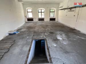 Pronájem garážového stání, Horažďovice, Husovo náměstí, 89 m2
