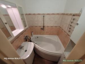 Pronájem bytu 2+1, Praha - Hloubětín, Poděbradská, 58 m2