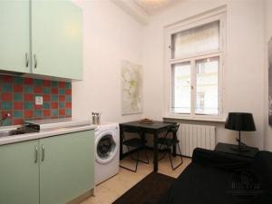 Pronájem bytu 2+kk, Praha - Žižkov, Cimburkova, 30 m2