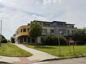 Prodej obchodního prostoru, Praha - Zličín, Tvrdonická, 84 m2