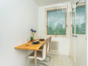 Prodej bytu 2+1, Praha - Miškovice, Polabská, 45 m2