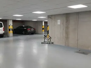 Pronájem garážového stání, Praha - Košíře, Pod radnicí, 16 m2
