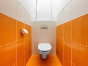 Pronájem bytu 2+kk, Praha - Holešovice, Na Maninách, 55 m2