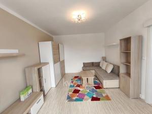 Pronájem bytu 1+1, Tábor, Petrohradská, 38 m2