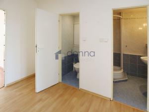 Pronájem bytu 3+kk, Praha, Křivenická, 80 m2