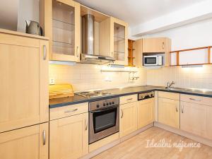 Pronájem bytu 2+kk, Praha - Holešovice, U průhonu, 73 m2