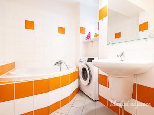 Pronájem bytu 2+kk, Praha - Holešovice, U průhonu, 73 m2