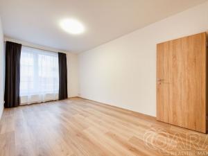 Pronájem bytu 2+kk, Praha, Mezi vodami, 58 m2