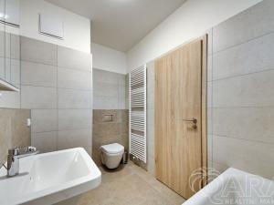 Pronájem bytu 2+kk, Praha, Mezi vodami, 58 m2