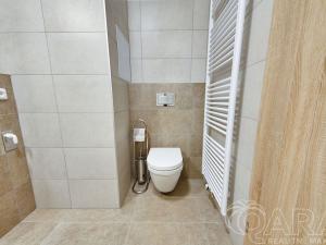 Pronájem bytu 2+kk, Praha, Mezi vodami, 58 m2