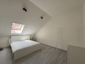 Pronájem bytu 2+kk, Praha - Vršovice, Košická, 41 m2