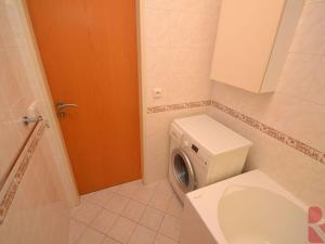Pronájem bytu 2+kk, Praha - Záběhlice, Ve slatinách, 45 m2