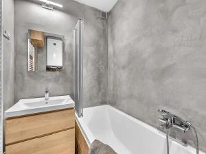 Prodej bytu 3+1, Býchory, 72 m2