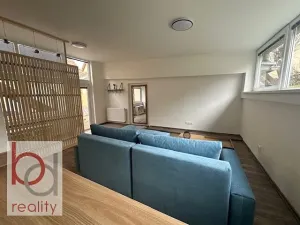 Pronájem bytu 1+kk, Český Krumlov, Stříbrná, 33 m2