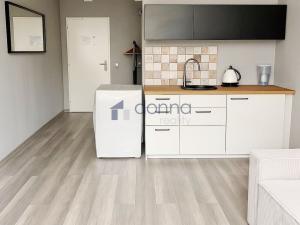Pronájem bytu 1+kk, Praha, Děčínská, 25 m2