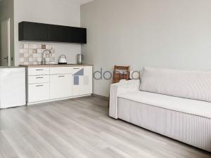 Pronájem bytu 1+kk, Praha, Děčínská, 25 m2