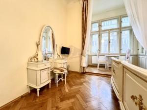 Pronájem bytu 1+kk, Praha - Nové Město, Vodičkova, 31 m2